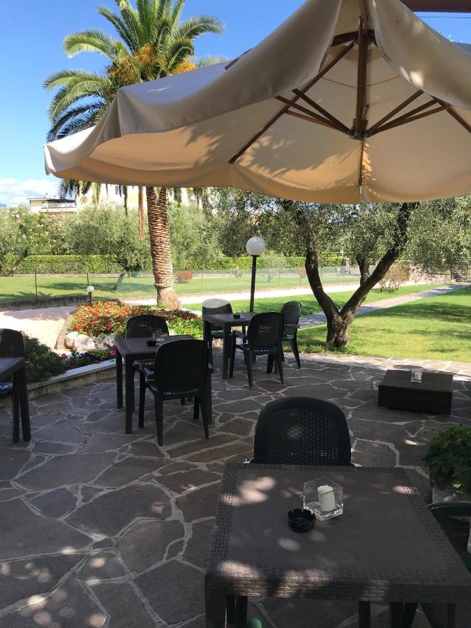Albergo Villa Angela Toscolano Maderno Extérieur photo