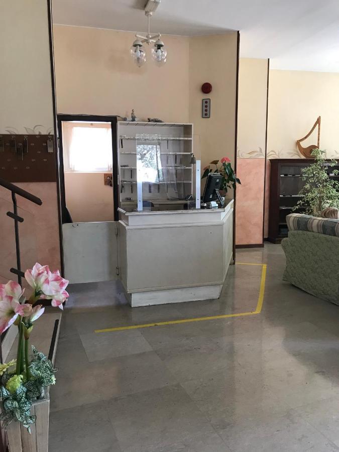 Albergo Villa Angela Toscolano Maderno Extérieur photo