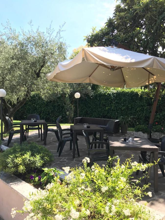 Albergo Villa Angela Toscolano Maderno Extérieur photo