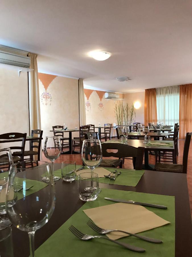 Albergo Villa Angela Toscolano Maderno Extérieur photo