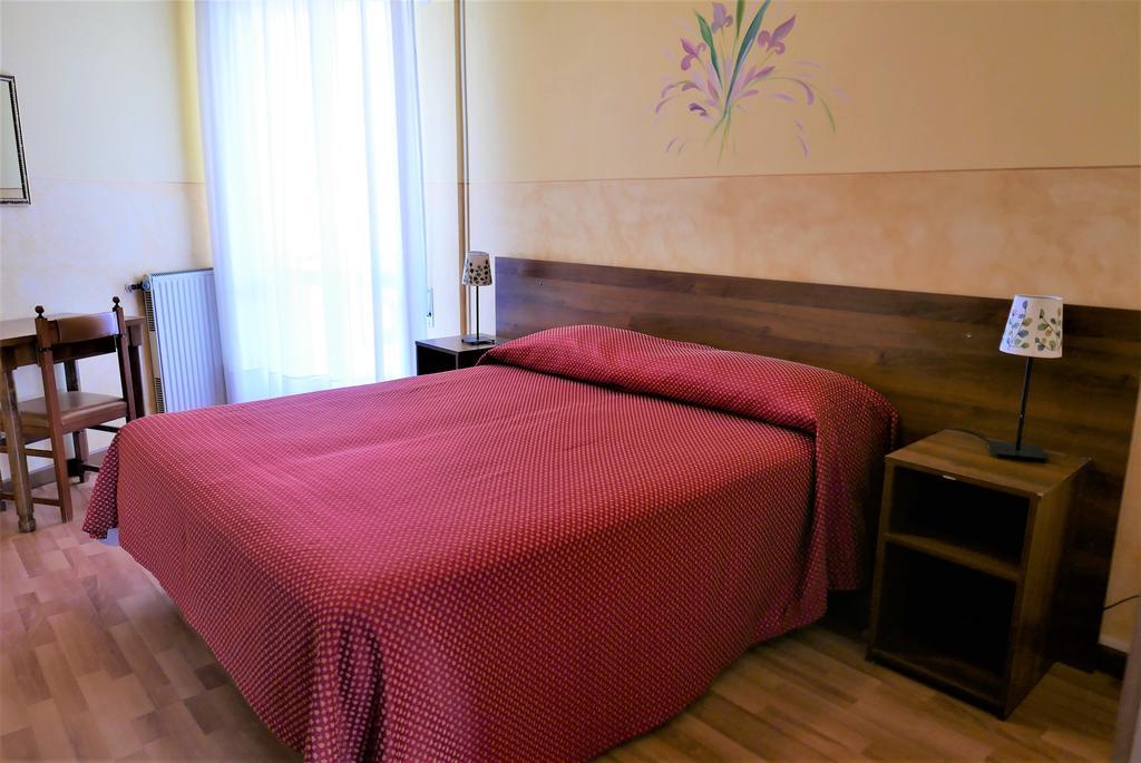 Albergo Villa Angela Toscolano Maderno Extérieur photo