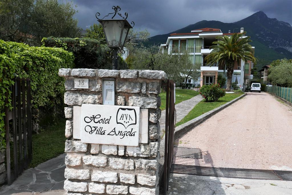 Albergo Villa Angela Toscolano Maderno Extérieur photo